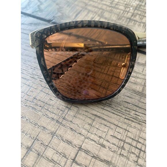 Longchamp woman’s sunglasses with case - Picture 3 of 6